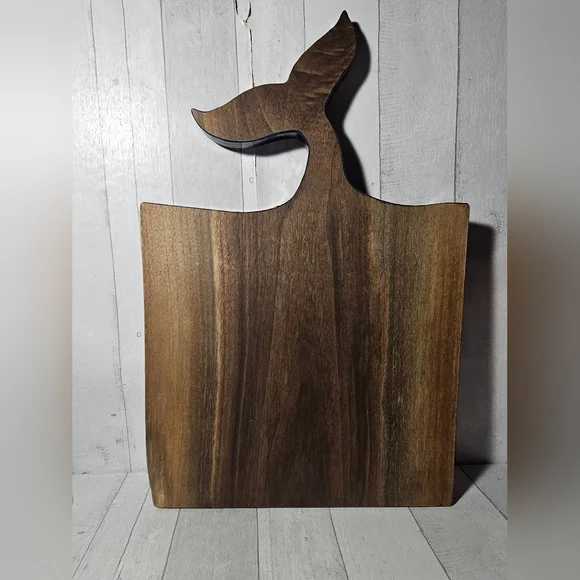 Blue Whale Tail Ocean Wood Charcuterie Board - Picture 5 of 7
